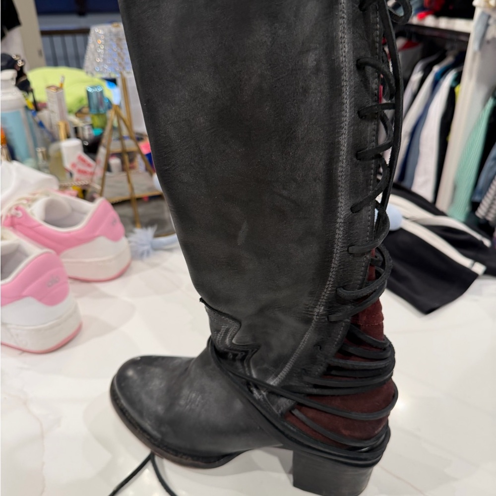 Freebird Stylish Gray Leather Knee-High Boots worn only a few times - Picture 9 of 9